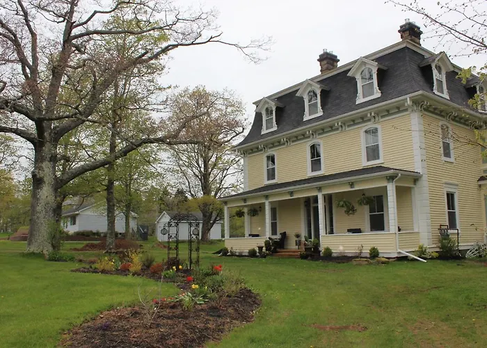 Maplehurst Manor Bed And Breakfast